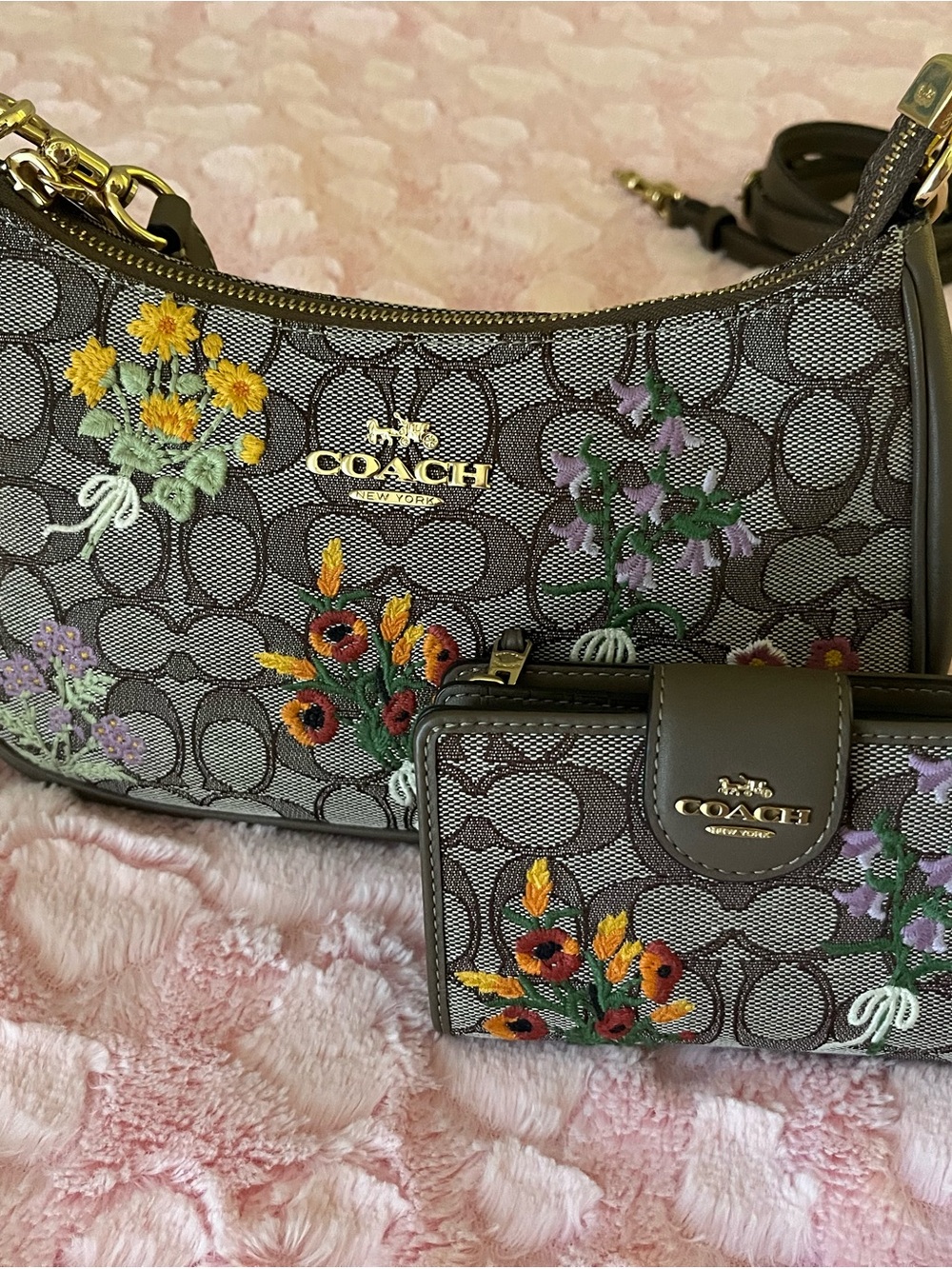 Coach teri shoulder bag with floral embroidery - Picture 11 of 11